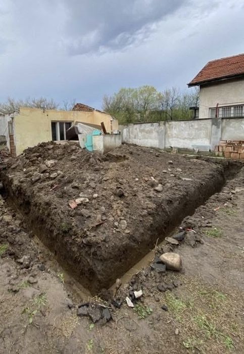 Изкопни услуги с мини багер 1.8 т, самосвал и комбиниран багер