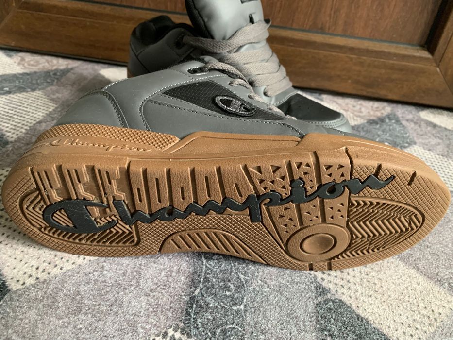 Vând sneakers Champion Rebound