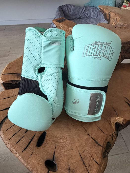 Manusi box  (8oz)