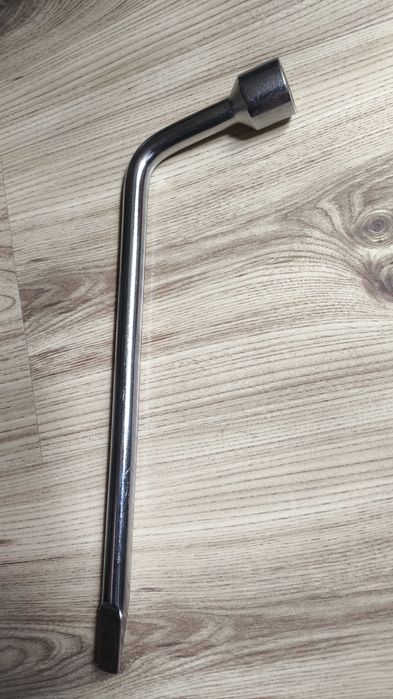 Ключове за болтове за захващане на джанти