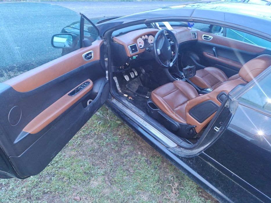 Dezmembrez peugeot 307cc