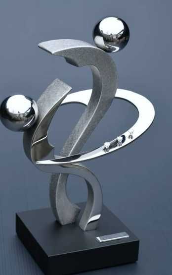 Декоративные скульптуры и арт-объекты из нержавеющей стали — на заказ.