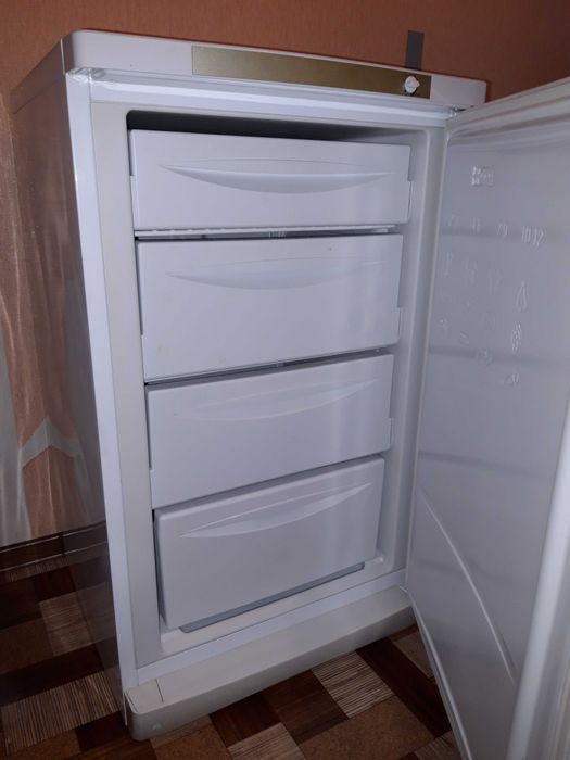 Продам морозильную камеру Индезит