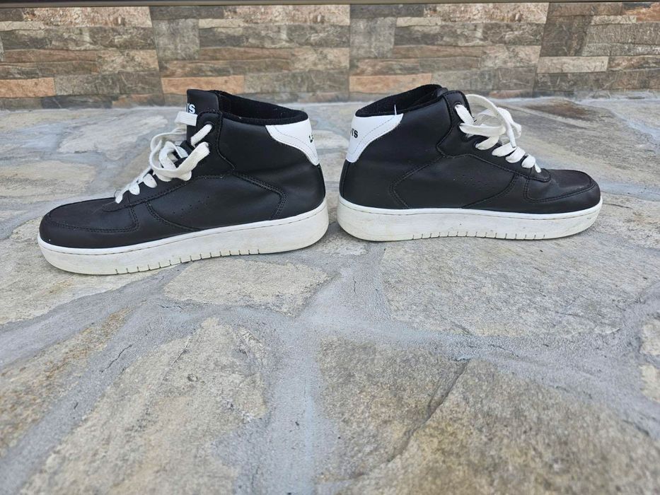 Кецове nike, levis много запазени