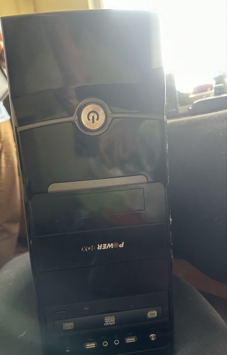 Кутия за настолен компютър със захранване и дъно