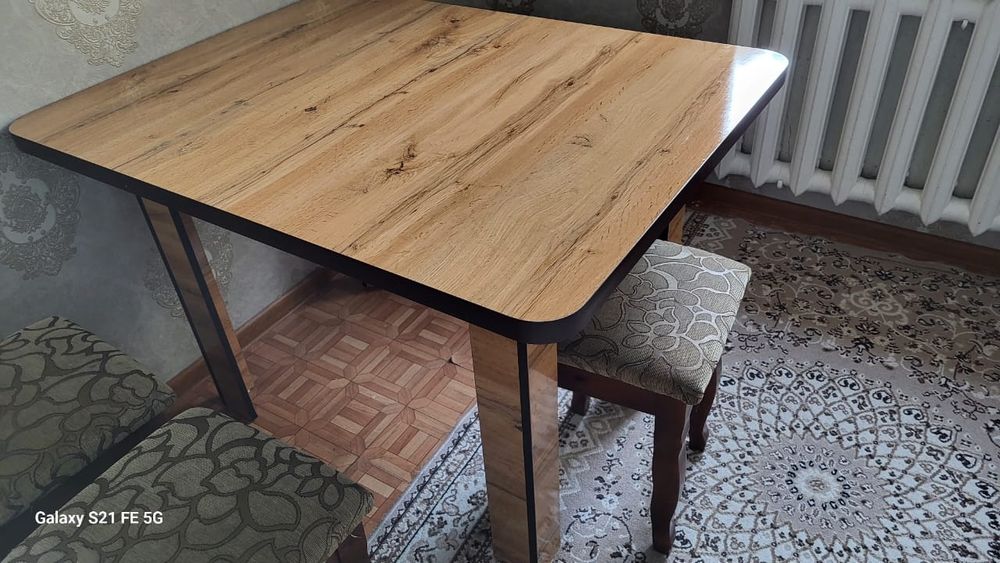 Кухонный гарнитур, стол с табуретки