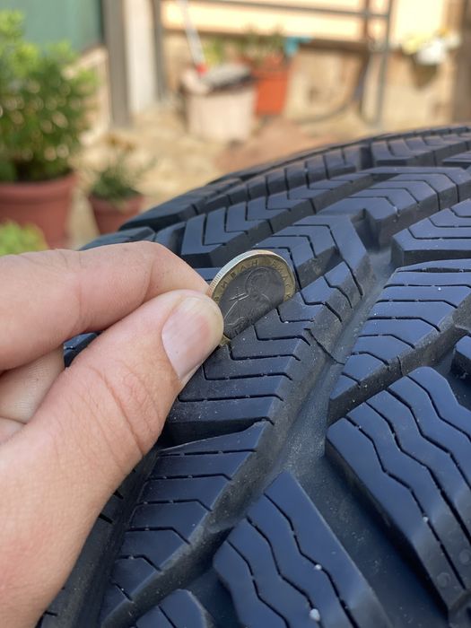 Продавам зимни гуми RIKEN Vredestein 215/65 R16 102H SUV Snow