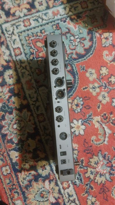 Продам срочно  гитарный процессор MOOER GE 200 pro