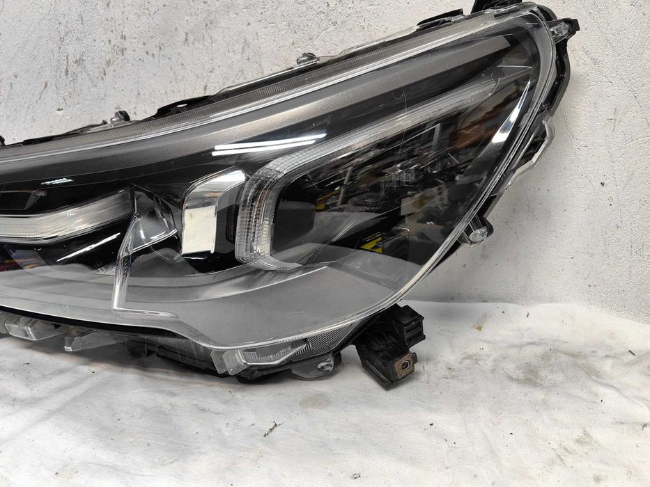 Оригинален фар Тойота  Toyota Hilux Full Led