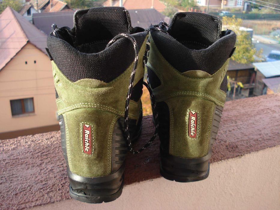 Bocanci munte Raichle GTX 39