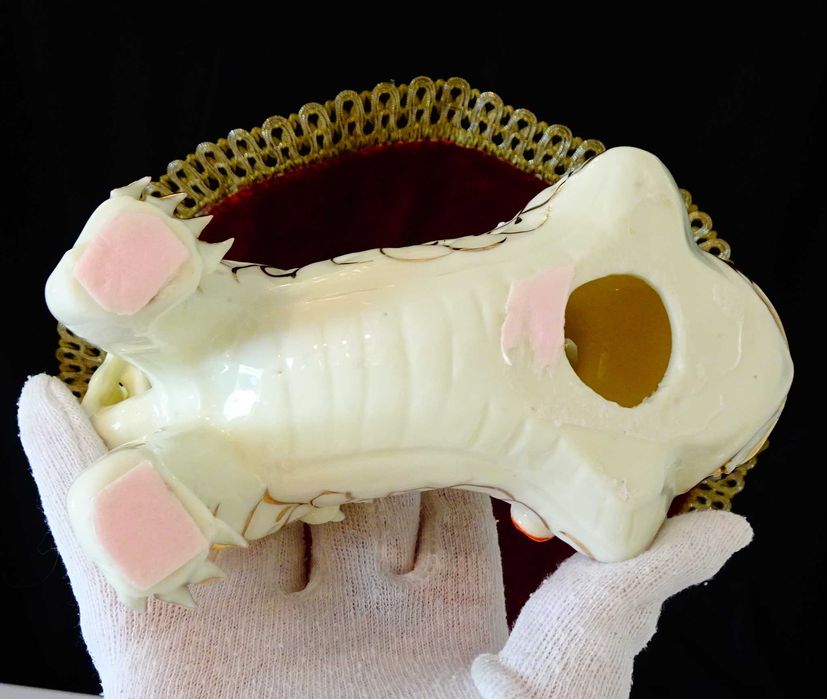 Китайска порцеланова фигура куче Foo,пазител на дома.