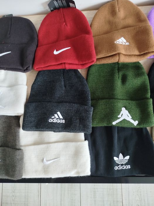 Căciulă noua unisex Nike crem