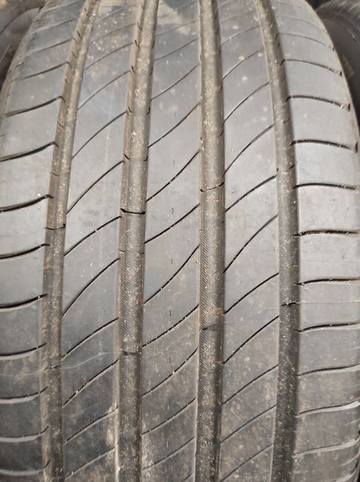 235/45/18 Michelin