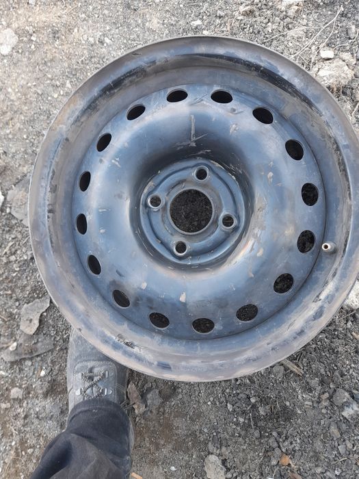 Продам диски штампованные