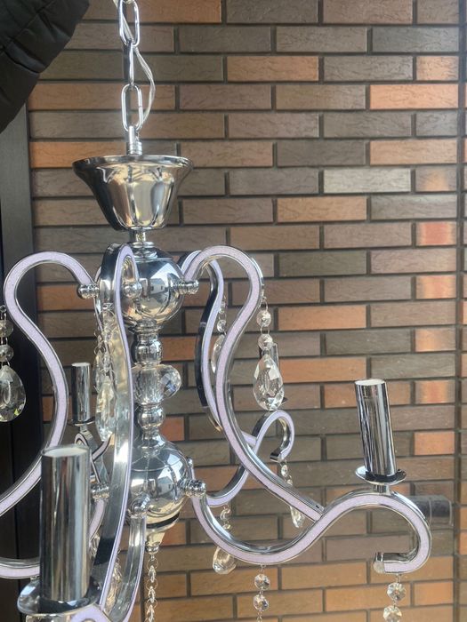 Продам новую люстру