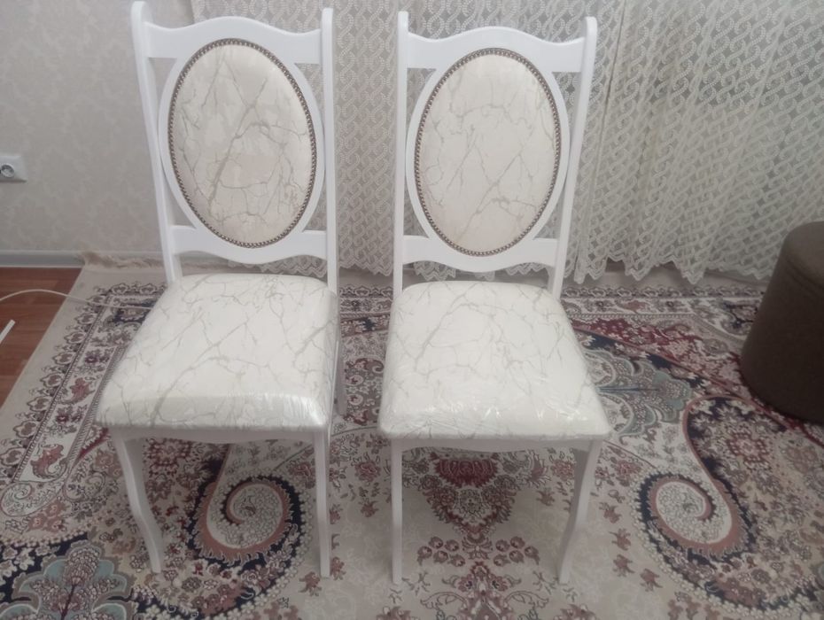 Продам два стула