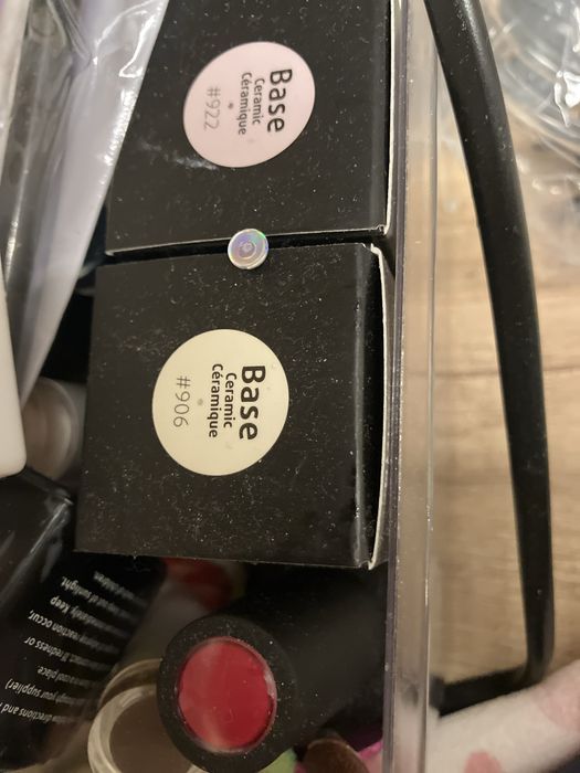 Последни бройки- Нови, неотваряни гел-лакове на kinetics, в срок