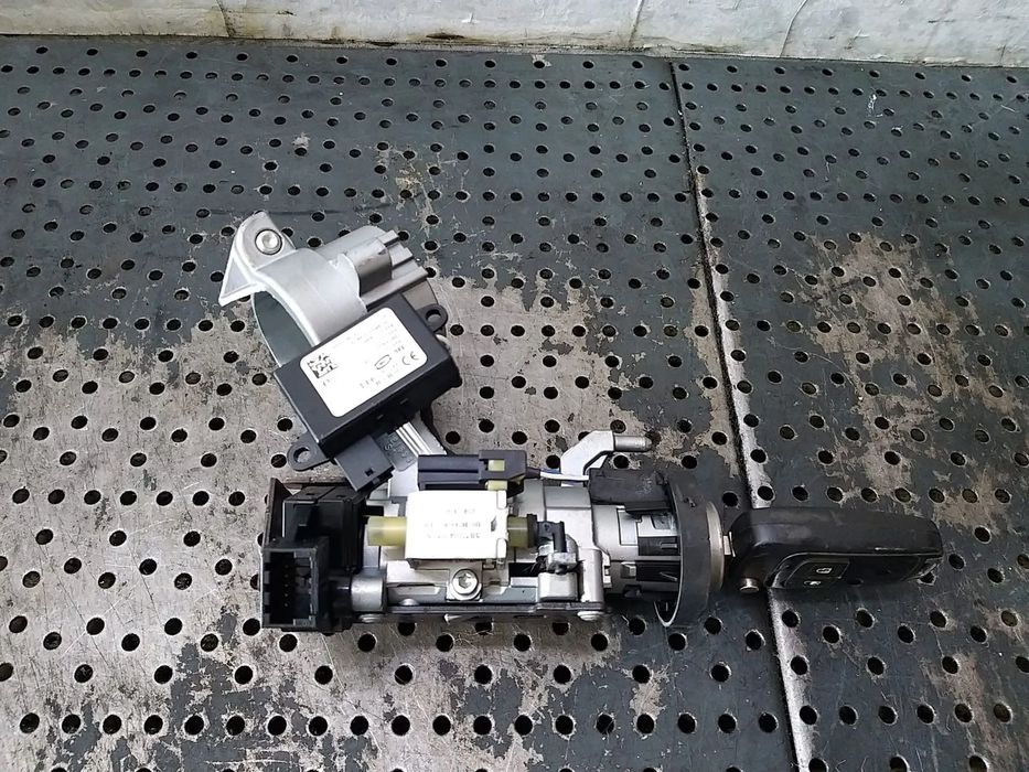 Contact auto cu cheie opel corsa e x15 13446130 13364322