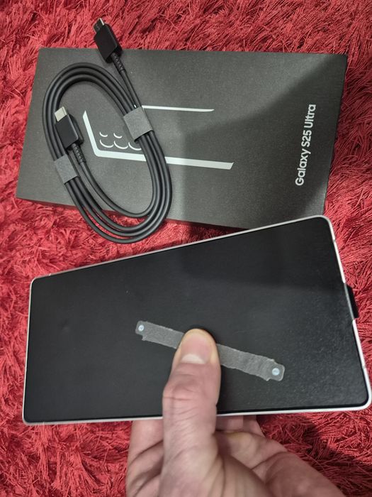 -Samsung S25 Ultra, Nou, 256Gb, 12Ram, 0 cicluri incarcare, neactivat,