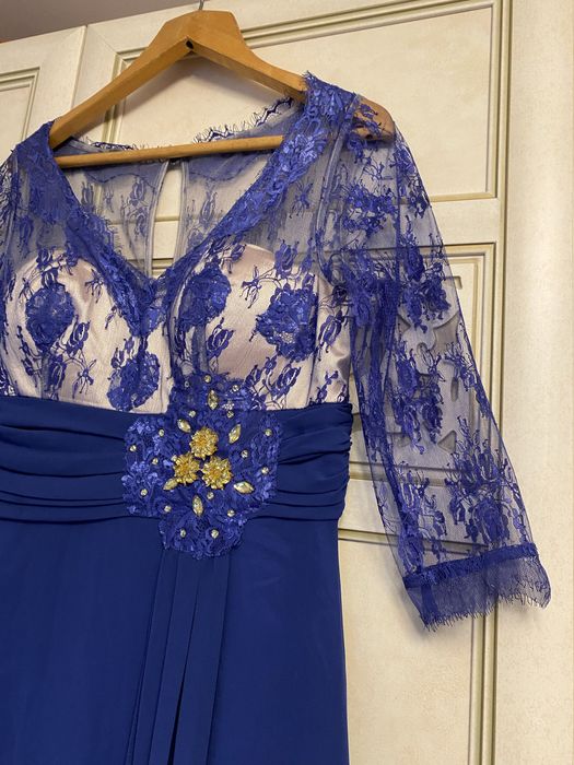 Платье с корсетом на подкладе 48р