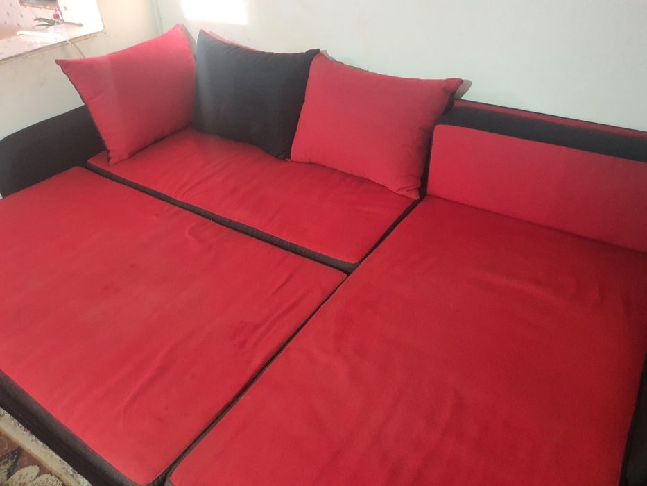 Vând canapea extensibila 2 culori  cu spațiu depozitare 1200 Negociabil