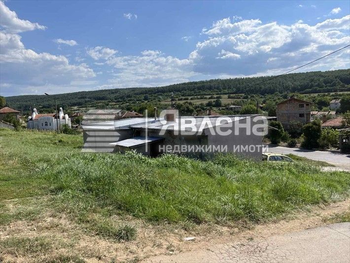 Продавам УПИ 2230 кв.м.