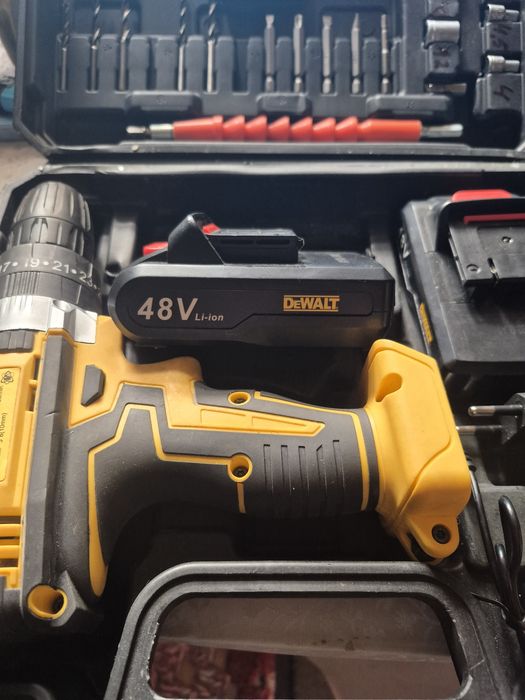 Шуруповёрт DeWALT 48V