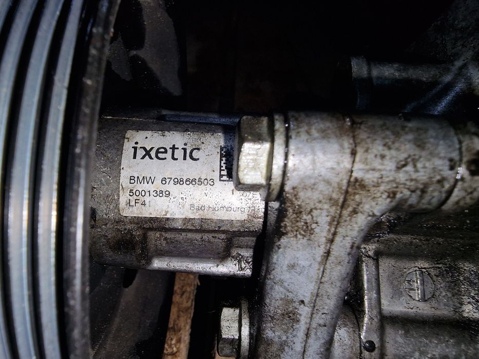 Pompa servo hidraulica 3.0 4.0 5.0 D cu senzor bmw f10 f11 f07 f01