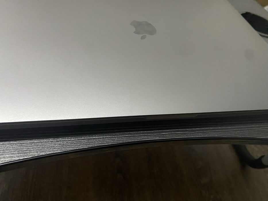MacBook Pro 16 2019  Core i9 32GB RAM  1TB SSD  Ideal