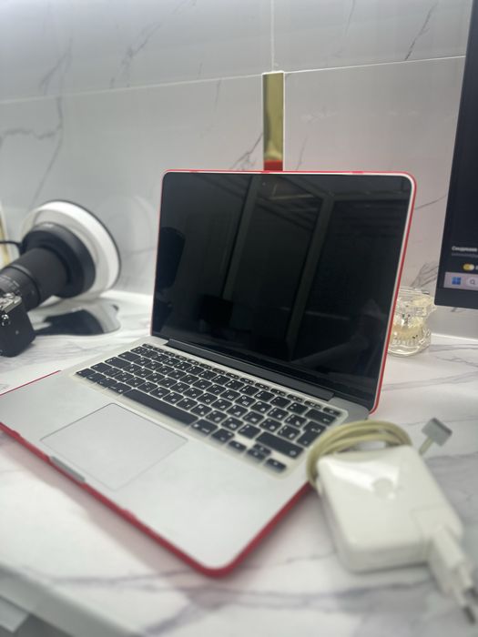 Продам Macbook pro 2015