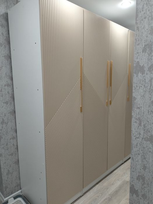 Продам большой шкаф