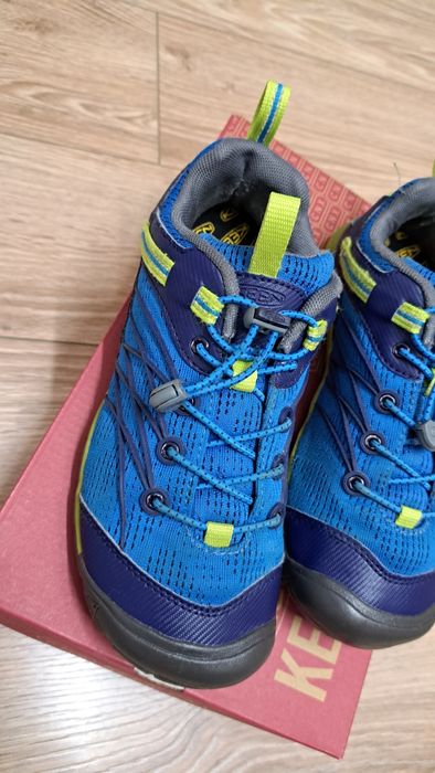 Adidasi Keen marime 36/37