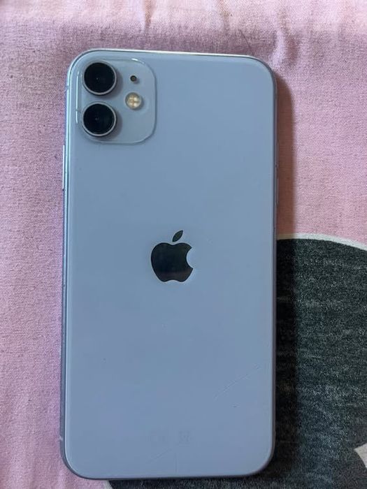 Vand Iphone 11 stare buna
