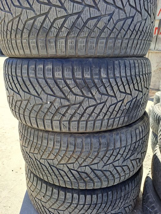 Гуми 295 40 21 продава