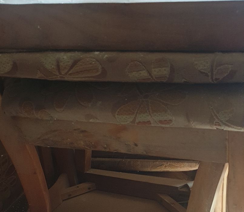 Мягкая стуля 8 штук по сто тысяч