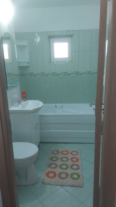 Inchiriez apartament cu 4 camere in zona 2 stejari, Focsani