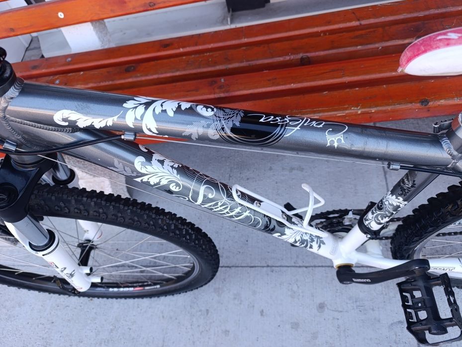 Алуминиев велосипед SCOTT Contessa 26/M
Велосипедът е в отлично технич