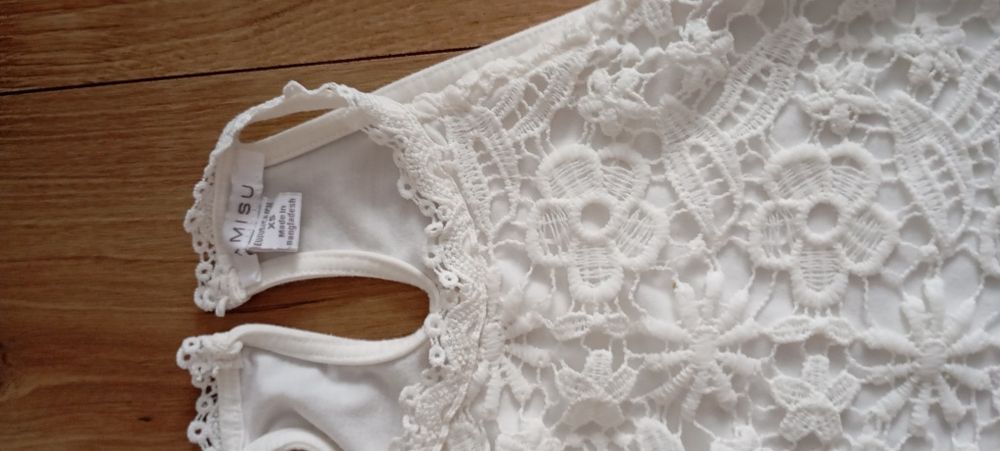 Top  damă cu broderie