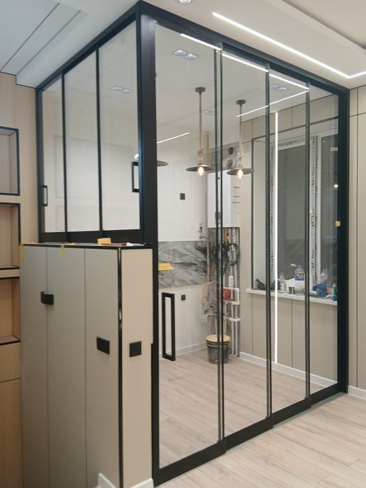 Лофт  сурма эшиклар 10 мм  тобланган ойна