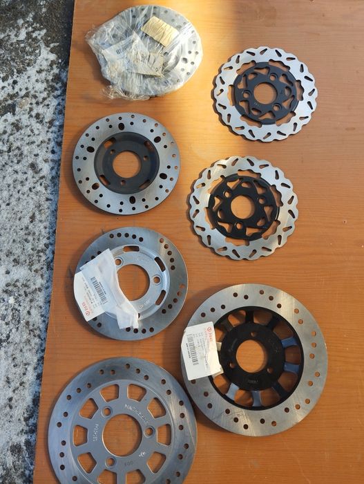 Продам тормозные диски колодки суппорта