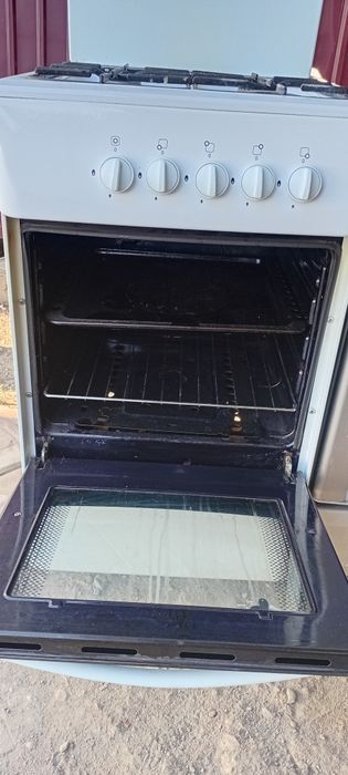 Продам газ плиту