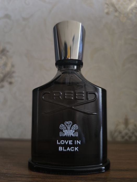 Creed Love in black