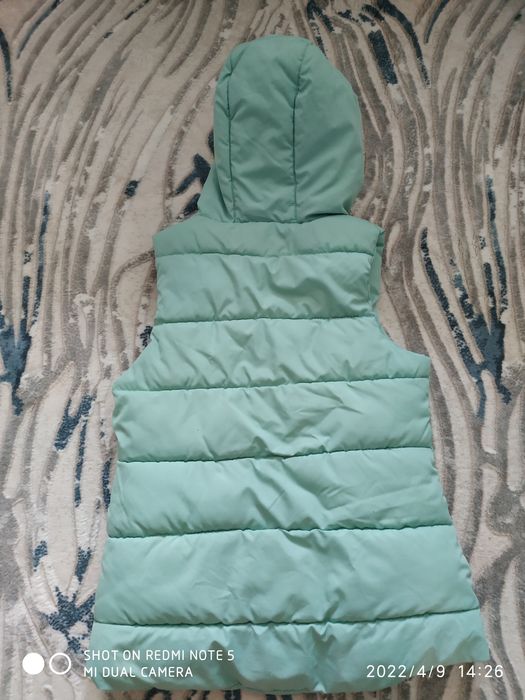 Продам детскую жилетку