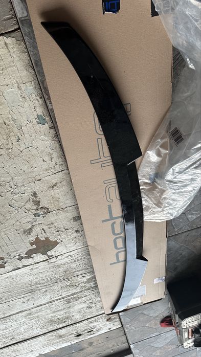 BMW F32 лип за багажник