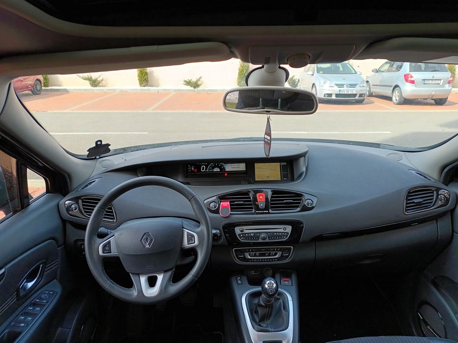 Renault scenic 3 1.5 2011 bose