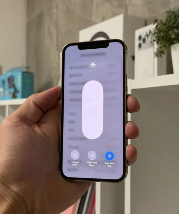 iPhone 12 Pro в идеальном состоянии