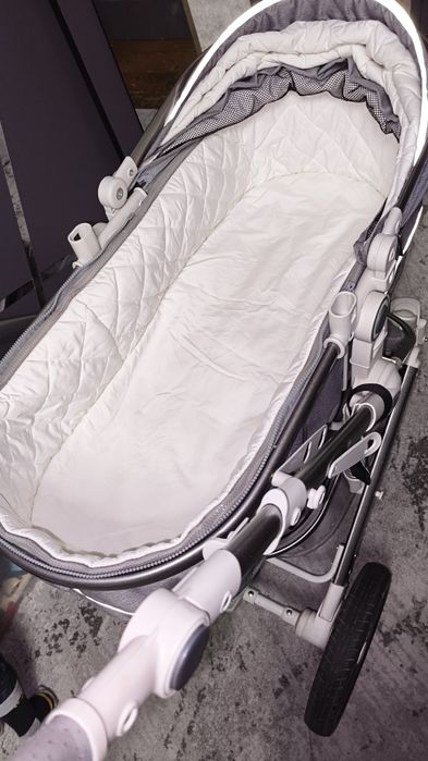 Продам Коляску в отличном состоянии