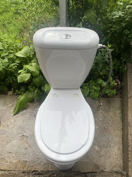 Продам унитаз в сборе
