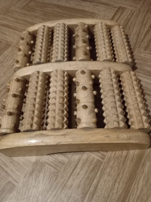 массажер для ног деревянный