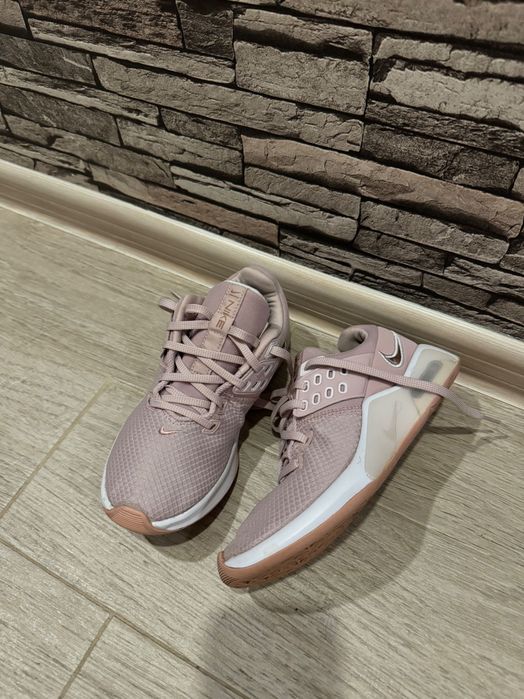 Дамски маратонки Nike